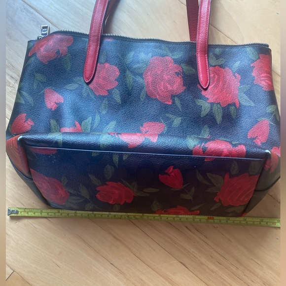 Rare red rose Coach purse - Picture 6 of 10